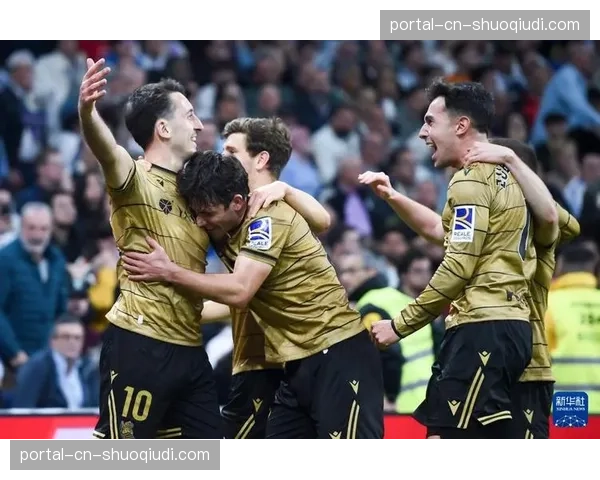 皇马4-1大胜皇家社会重登榜首，维尼修斯点球梅开二度